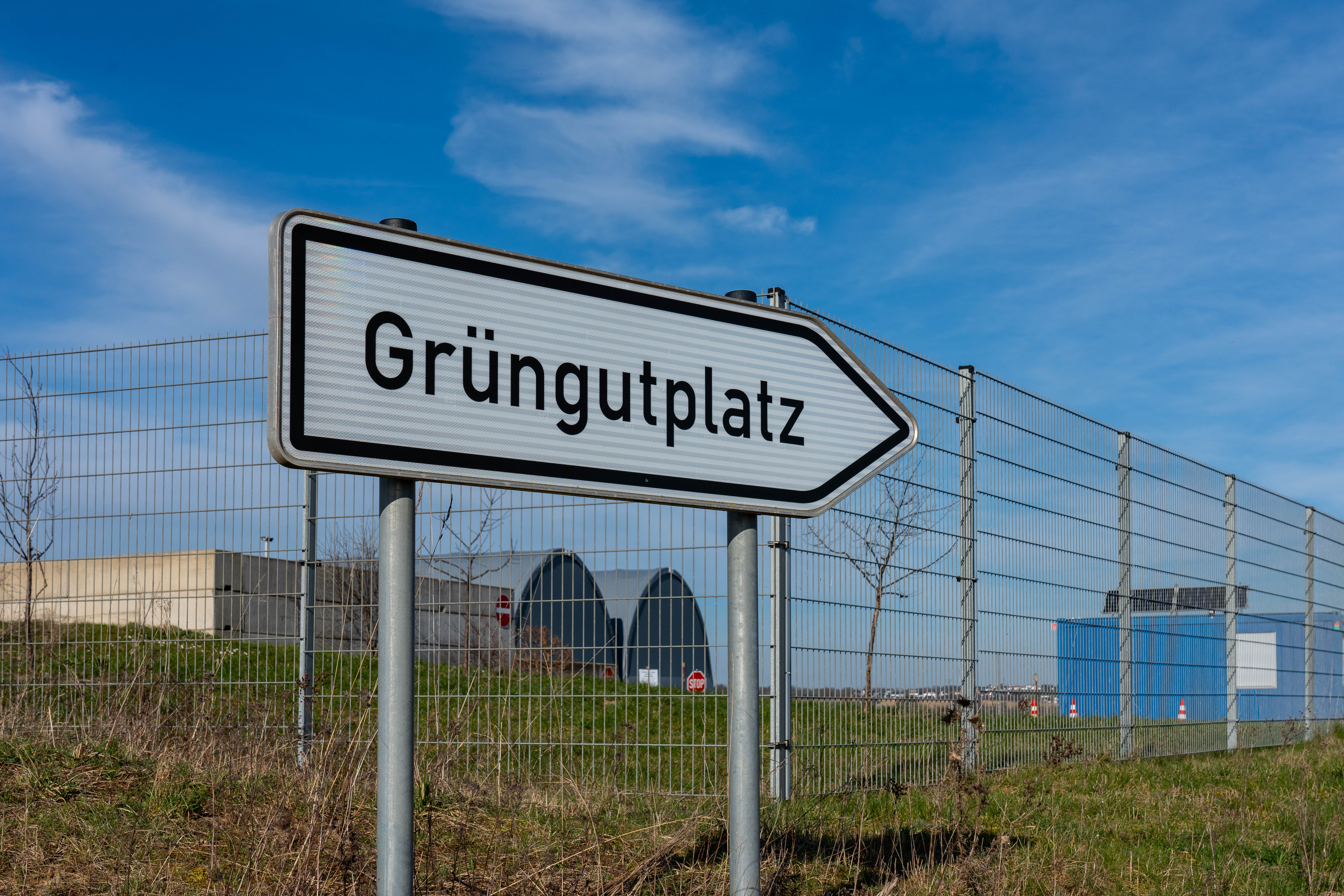 2026 03 20 Bild Offnungszeiten Abfallwirtschaft Ostern 2026